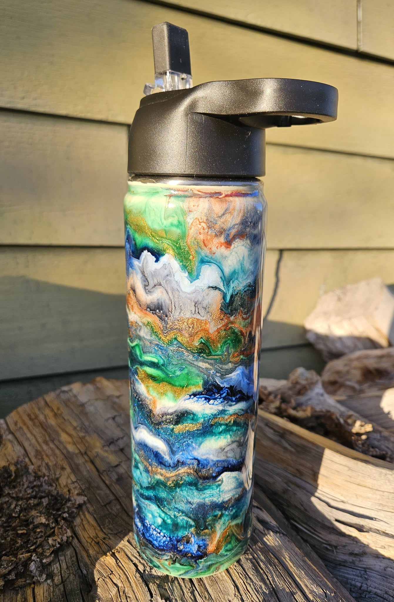 #209 Water Bottle ~ 25 oz-2 lids